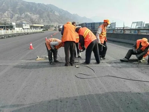 明山道路桥梁病害治理